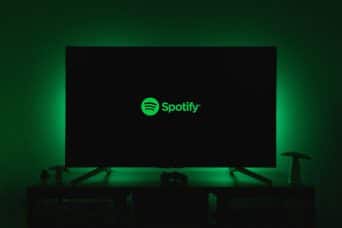 Spotify demands Kalshi, Polymarket drop its logo after streaming manipulation