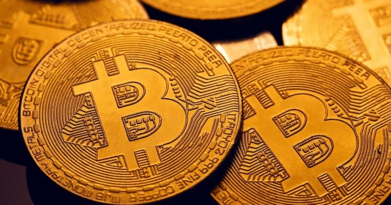 Bitcoin surges past $62K, triggering $100M in liquidations