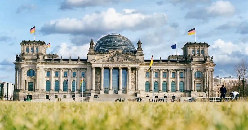 German government plans economic stimulus as Iran war hammers growth forecasts