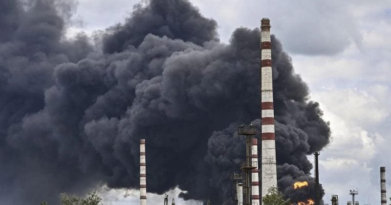 Ukraine strikes Russian energy sites, complicating ceasefire prospects