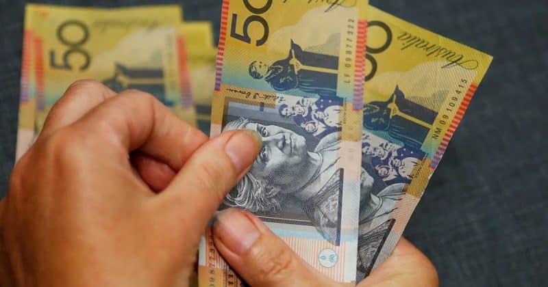 Emerging-market traders shift to euro and Australian dollar as US dollar strengthens