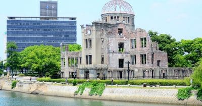 UK government warns of urgent need for AI guardrails, drawing Hiroshima comparison