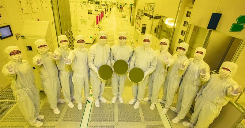 Samsung Electronics set to reassure chip stock investors amid AI trade jitters