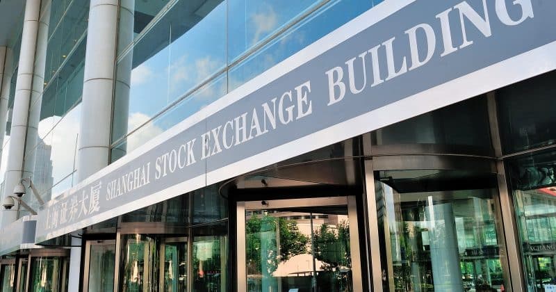 China diverges from global markets as investors buy in