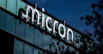 Bitcoin climbs while Micron and Samsung lead AI chip selloff