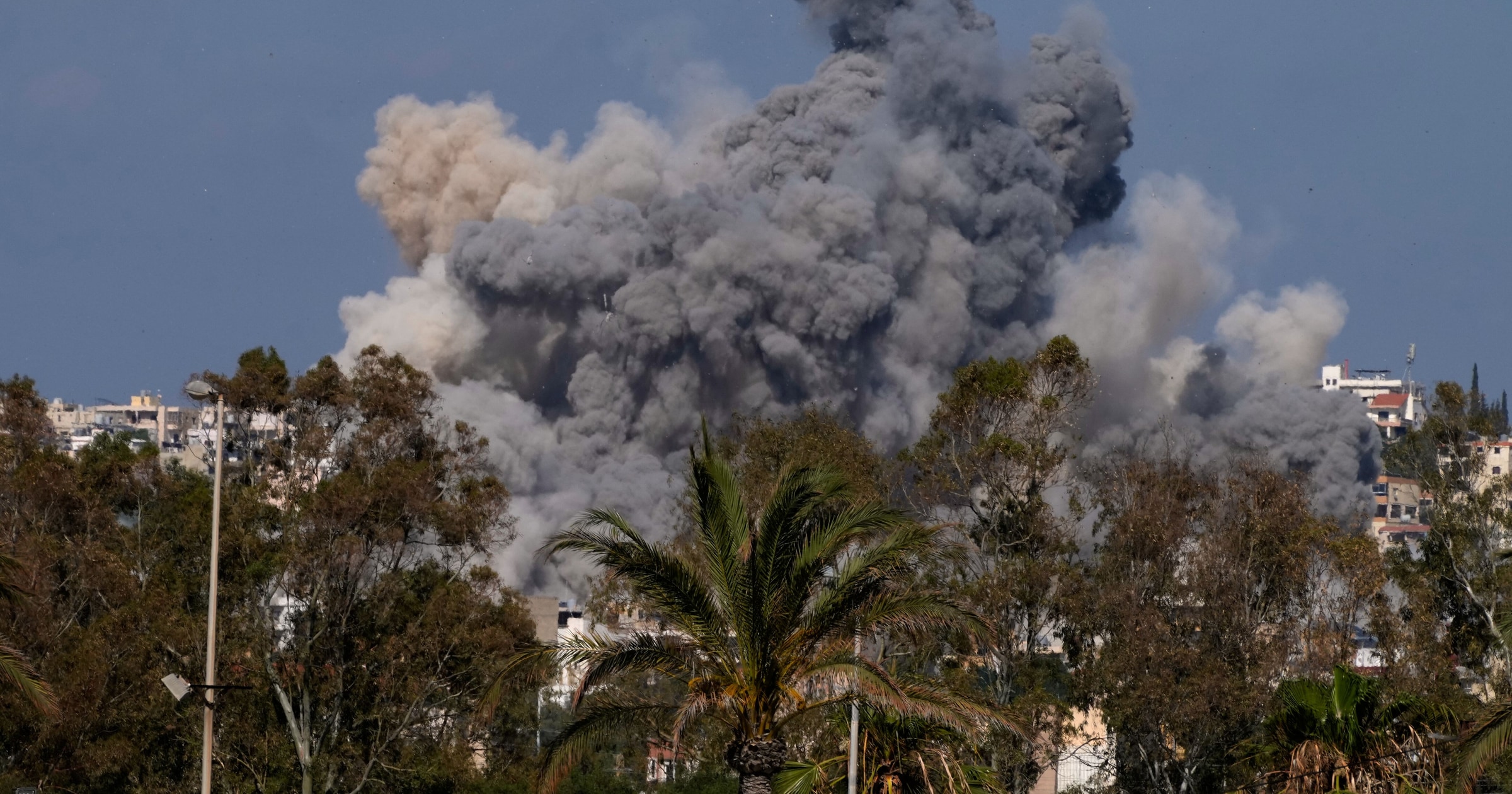 US strike on Iranian airport kills firefighter, raising fears of ceasefire collapse and crypto market volatility