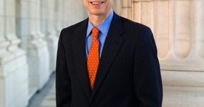 Wyden urges Senate leaders to keep developer protections in the CLARITY Act
