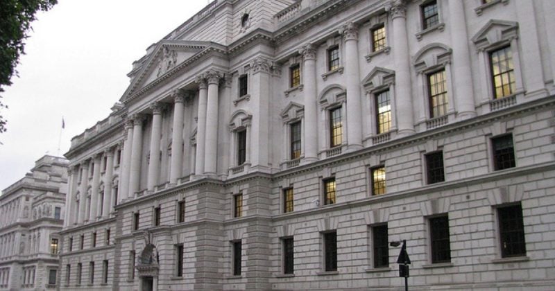 UK government faces pressure to scale back long-dated debt sales amid political uncertainty