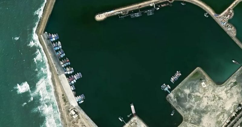 Iran attacks cargo ship amid explosions in Jask, escalating US-Iran tensions