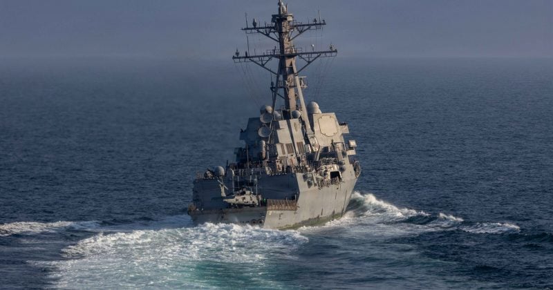 US naval blockade impacts Strait of Hormuz shipping amid rising Treasury yields
