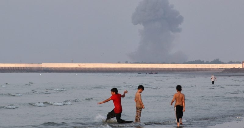 Trump closes Strait of Hormuz to Iran, highlights US pipeline alternatives