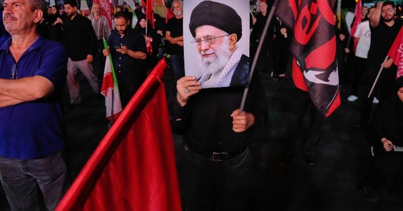 Iran vows decisive response after US strikes kill military personnel, and crypto markets are watching the Strait of Hormuz