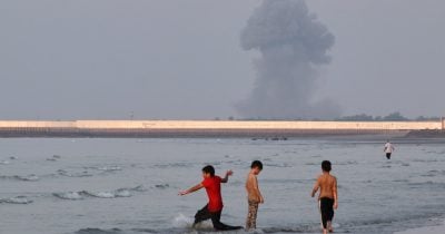 US airstrikes on Iran escalate as Tehran threatens Strait of Hormuz blockade