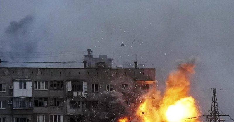 Russia intensifies attack on Ukrainian defenses in Donbass stronghold