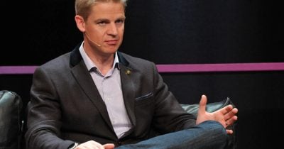 FanDuel founder shuts crypto casino to focus on AI dealers