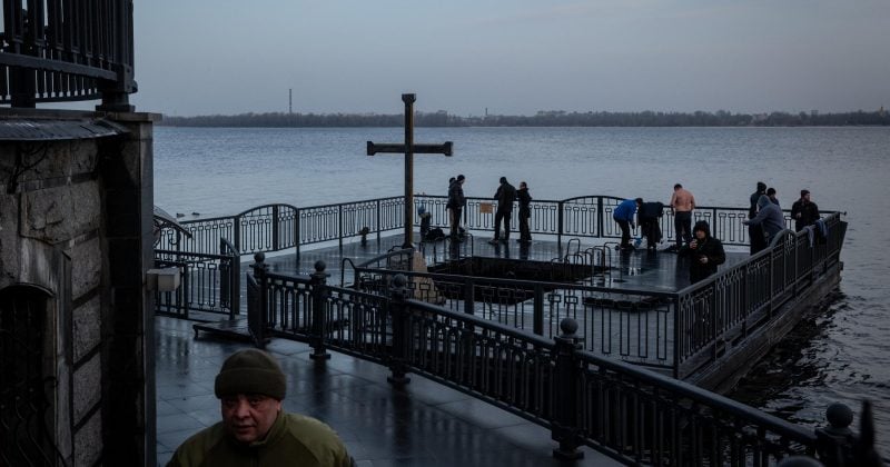 Russia strikes Dnipropetrovsk region, 5 wounded amid ongoing conflict