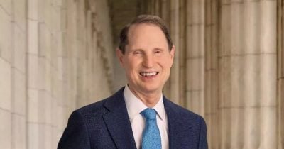Ron Wyden introduces bill to limit Trump’s tariff powers as trade war reshapes markets