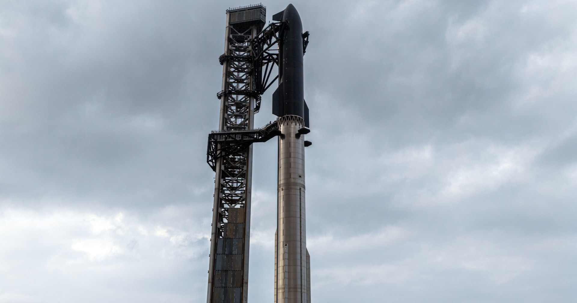 SpaceX prepares to launch Starship as soon as tomorrow