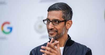 Alphabet Shares Slip 3 Percent Amid AI Strategy Debate