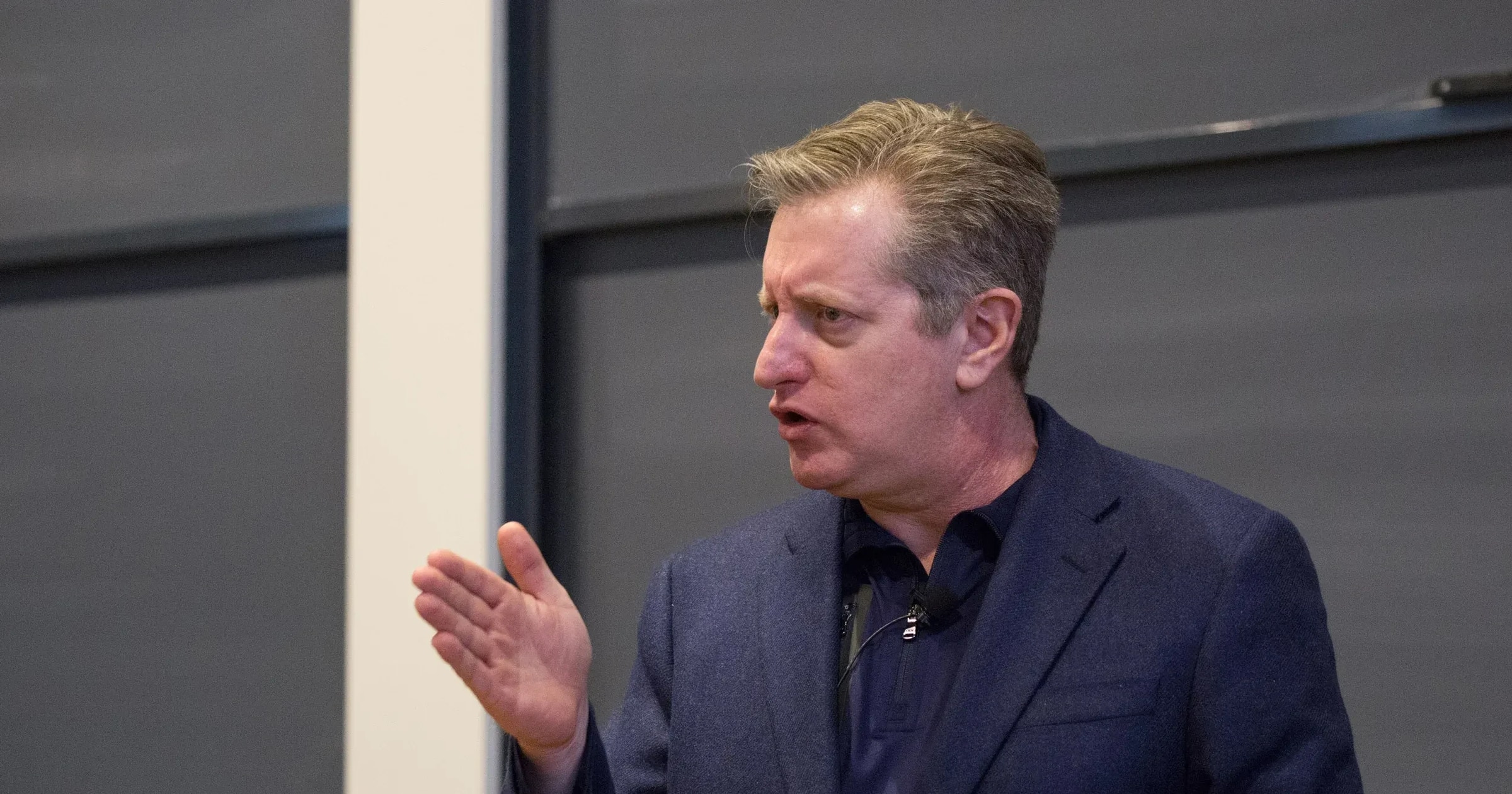 Steve Eisman sells Alphabet stake, voices AI concerns amid market speculation