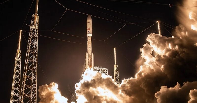 Amazon seeks FCC approval for 5,000 satellites to provide cell service from space