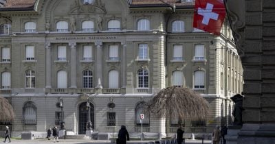 Swiss Banks Face Profit Squeeze as Zero Rates Last Until 2027