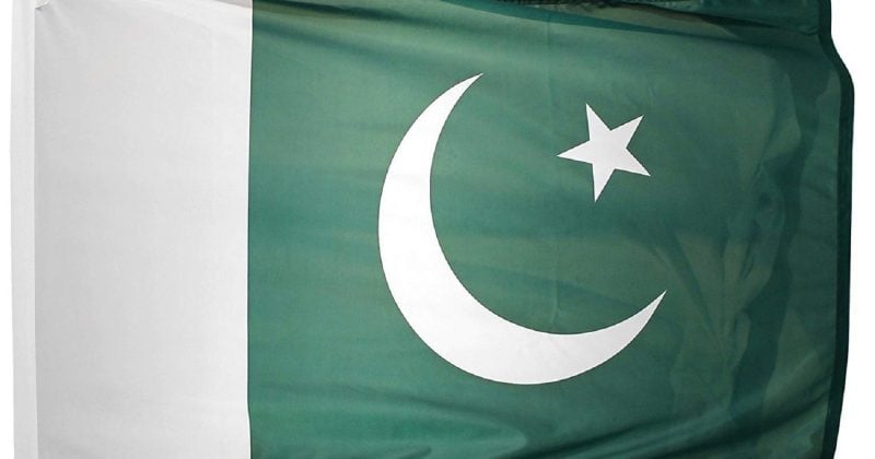 Mediator Pakistan says US-Iran talks ongoing as foes trade attacks