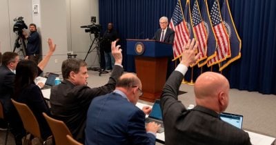 Fed Officials Clash Over Interest Rates