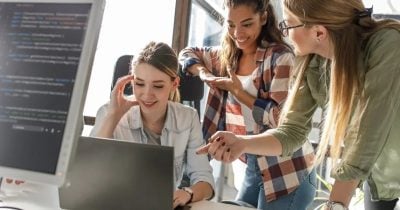 AI Firms Scramble to Hire Specialized Engineers