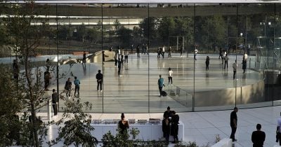 Big Tech AI Trade Shifts As Amazon Surges And Apple Dips