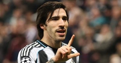 Sandro Tonali scores first Tottenham goal as Spurs take on Chelsea