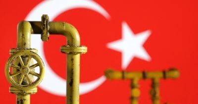 Turkey and Iraq extend oil pipeline deal to steady markets