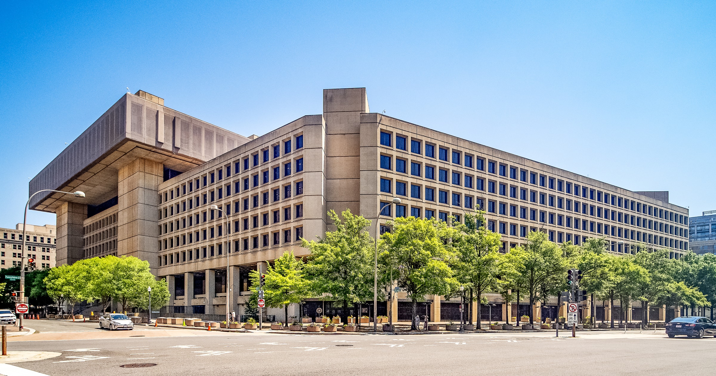 FBI agent charged with stealing $1 million in crypto from foreign adversarial wallets