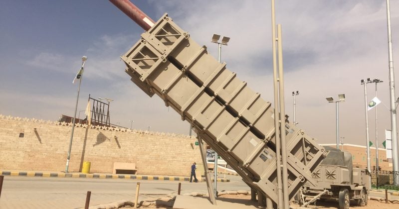 Saudi Arabia pauses airstrikes against houthis, initiates dialogue through Oman