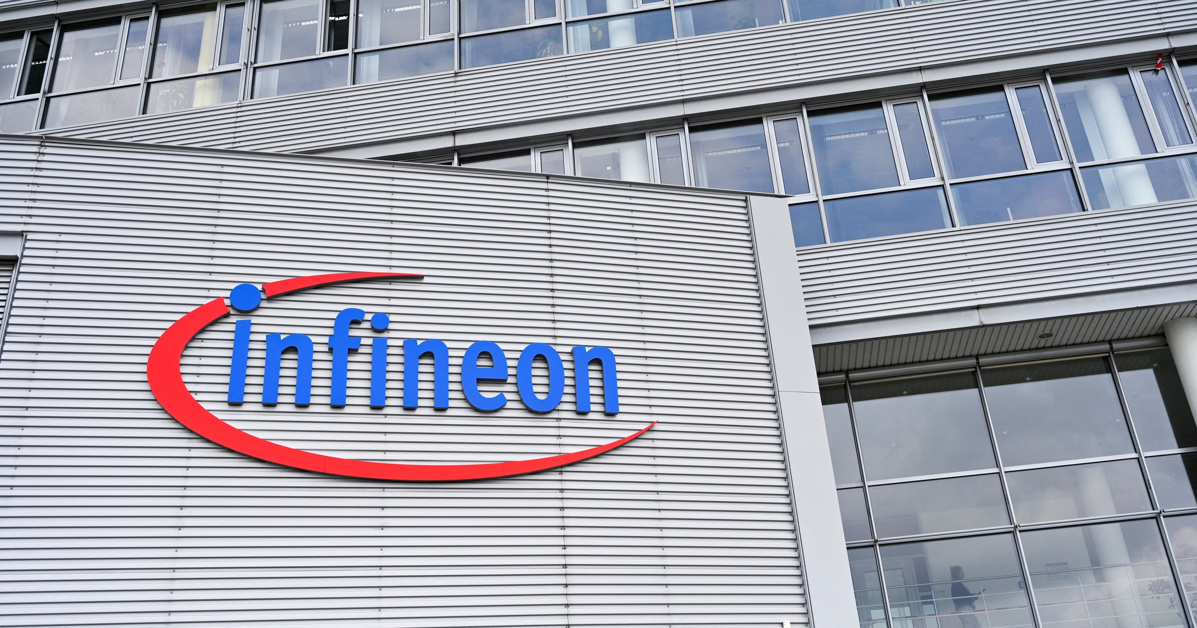 Infineon expects steep growth in AI data center revenue, betting big on power chips