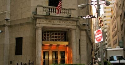 Dow and S&P 500 rise as oil falls, and crypto is watching closely