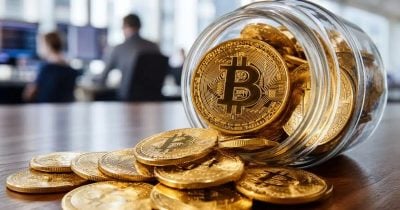 Bitcoin spot ETFs pull in $381M this week as buying pressure builds near $64K
