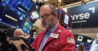 Bitcoin lags as global equities reach record highs