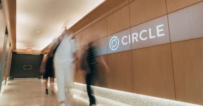 Circle Shares Slip After Missing Revenue Targets