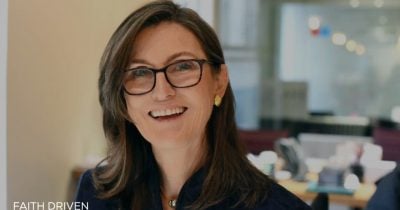 Cathie Wood Predicts Stronger US Dollar on Treasury Holdings