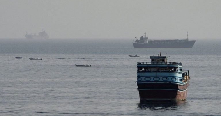 Iran-US conflict bombing pause expected with Oman-Iran Strait agreement
