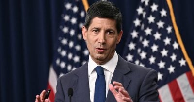Trump Holds Talks With Warsh as Fed Shakeup Looms