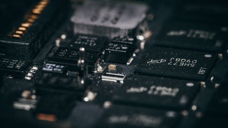 IonQ, ORNL, Nvidia, and University of Tennessee unveil AI method to reduce quantum optimization trade-offs