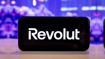 Revolut considers dual listing in New York and London for IPO