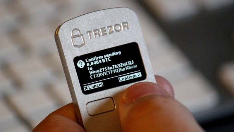 FomoPeek app versions 1.1–1.2 exposed users to private key theft through hidden iOS exploit