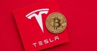 Las reservas de Bitcoin de Tesla alcanzan los  mil millones durante la escalada