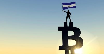 El Salvador modifica leyes de Bitcoin para asegurar préstamo de $1.3B del FMI