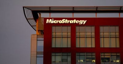 MicroStrategy añade 2,530 Bitcoin a su reserva, alcanzando 450,000 BTC