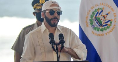 El Salvador compra en baja, adicionando 5 BTC mientras el precio cae a $83,000