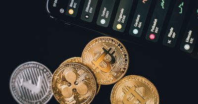 Debutan los primeros futuros XRP regulados por la CFTC en EEUU